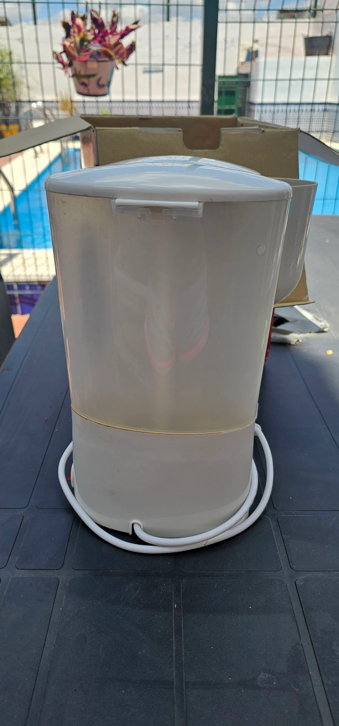 Coffee maker with reusable filter – photo 6